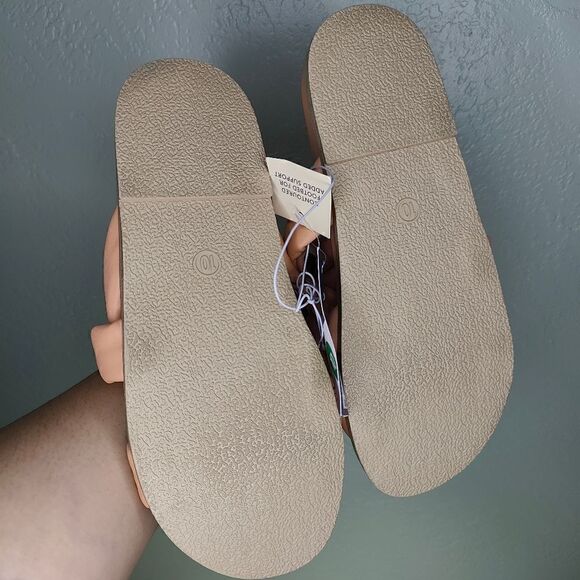 Universal Thread Cosette Padded Sandals - Picture 5 of 7